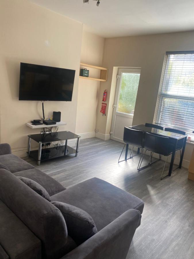 Spacious 4 Bedroom House Near Stokes Croft!! Central!!! Bristol