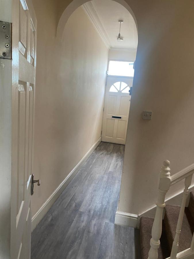 Spacious 4 Bedroom House Near Stokes Croft!! Central!!! Holiday home *