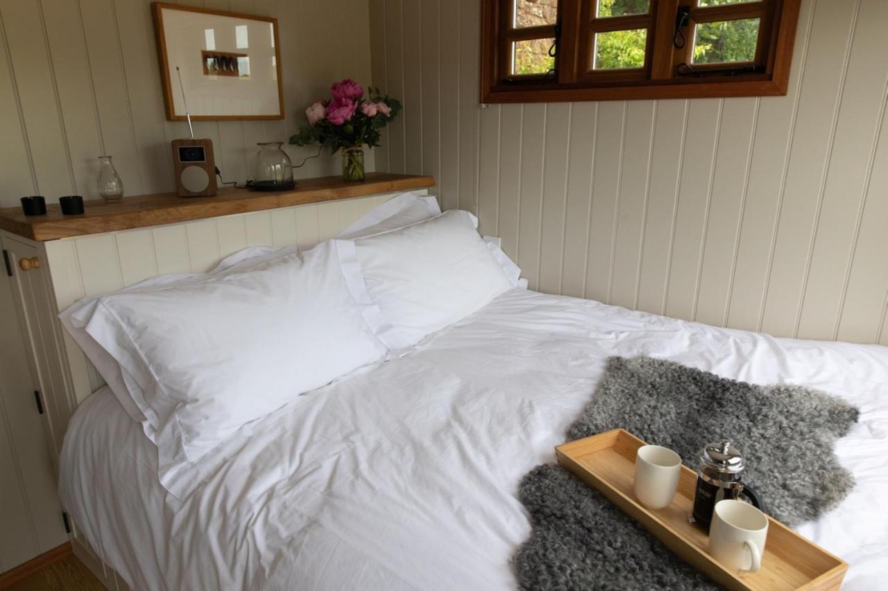 Chalet Luxury, Rural Shepherds Hut With Hot Tub Nr Bath *
