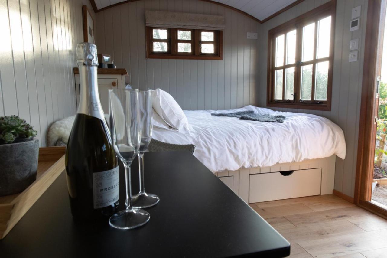 Chalet Luxury, Rural Shepherds Hut With Hot Tub Nr Bath *