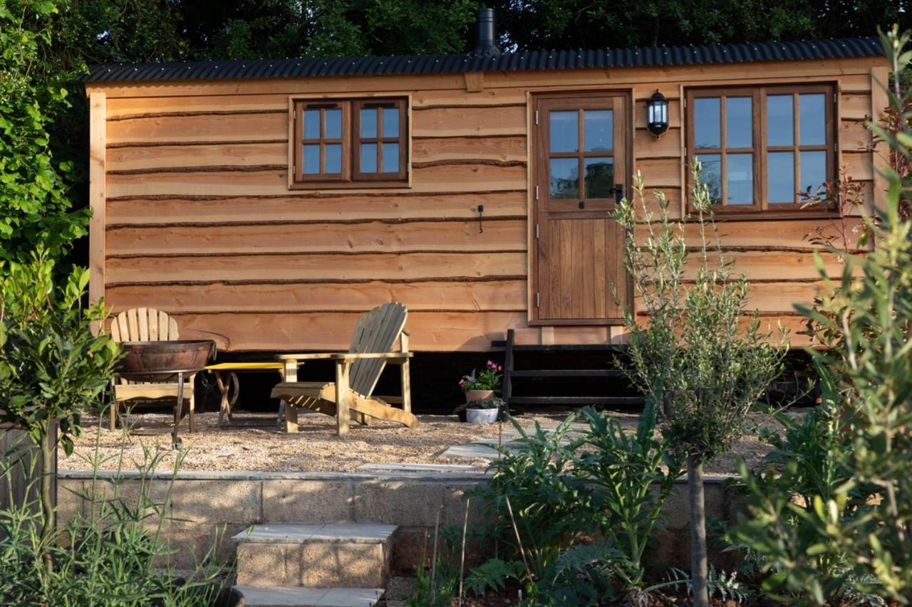 Luxury, Rural Shepherds Hut With Hot Tub Nr Bath Chalet