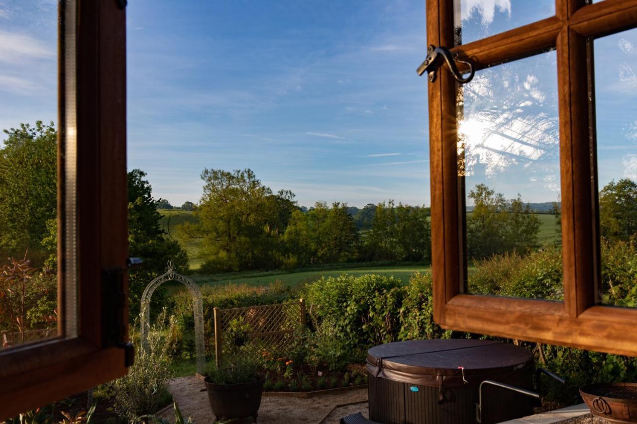 Luxury, Rural Shepherds Hut With Hot Tub Nr Bath Chalet *