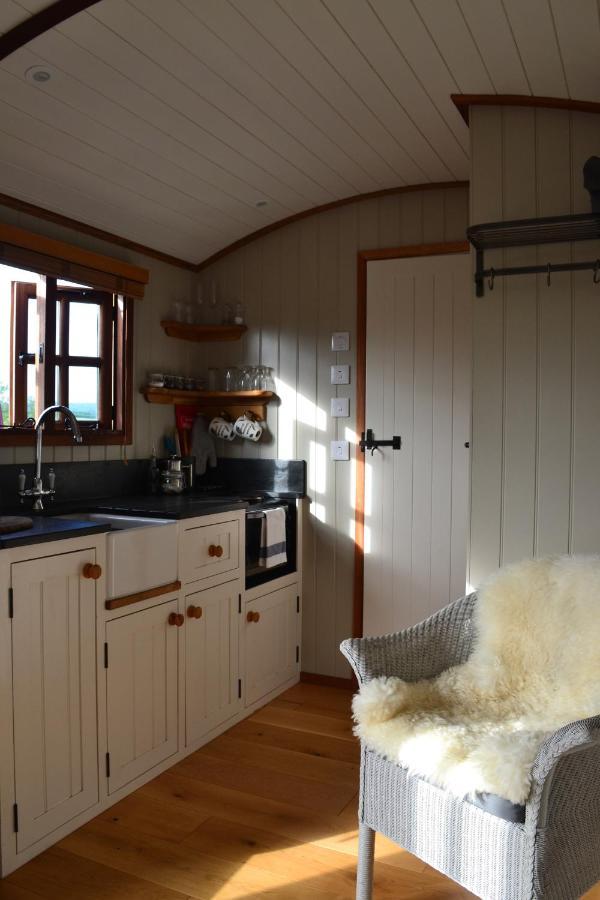 Luxury, Rural Shepherds Hut With Hot Tub Nr Bath Chalet *