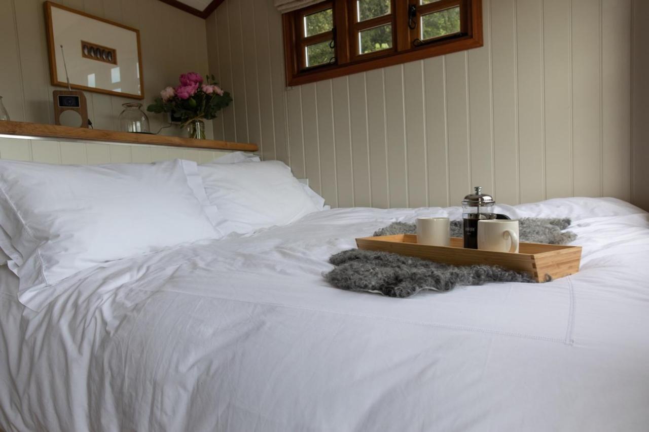 Luxury, Rural Shepherds Hut With Hot Tub Nr Bath