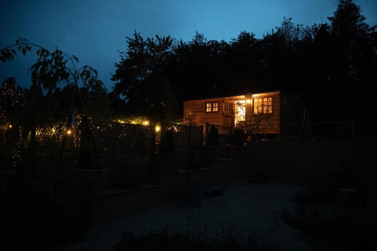 Luxury, Rural Shepherds Hut With Hot Tub Nr Bath Chalet