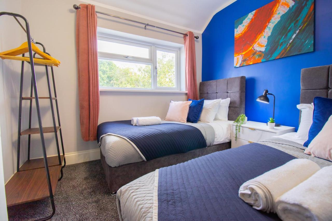 Holiday home Stunning House Free Parking Garden Wifi *