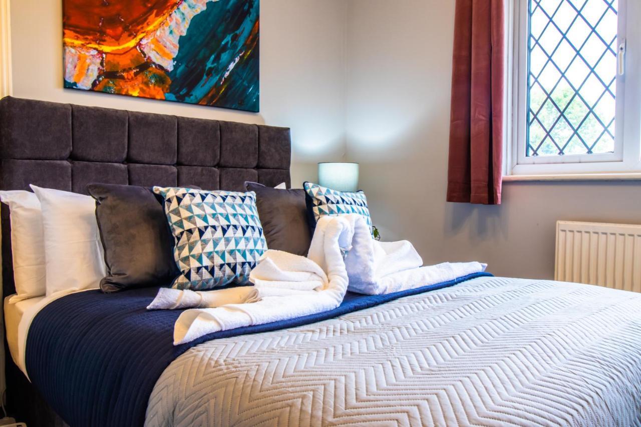 Amazing Modern 3 Bedroom W Parking And Wifi