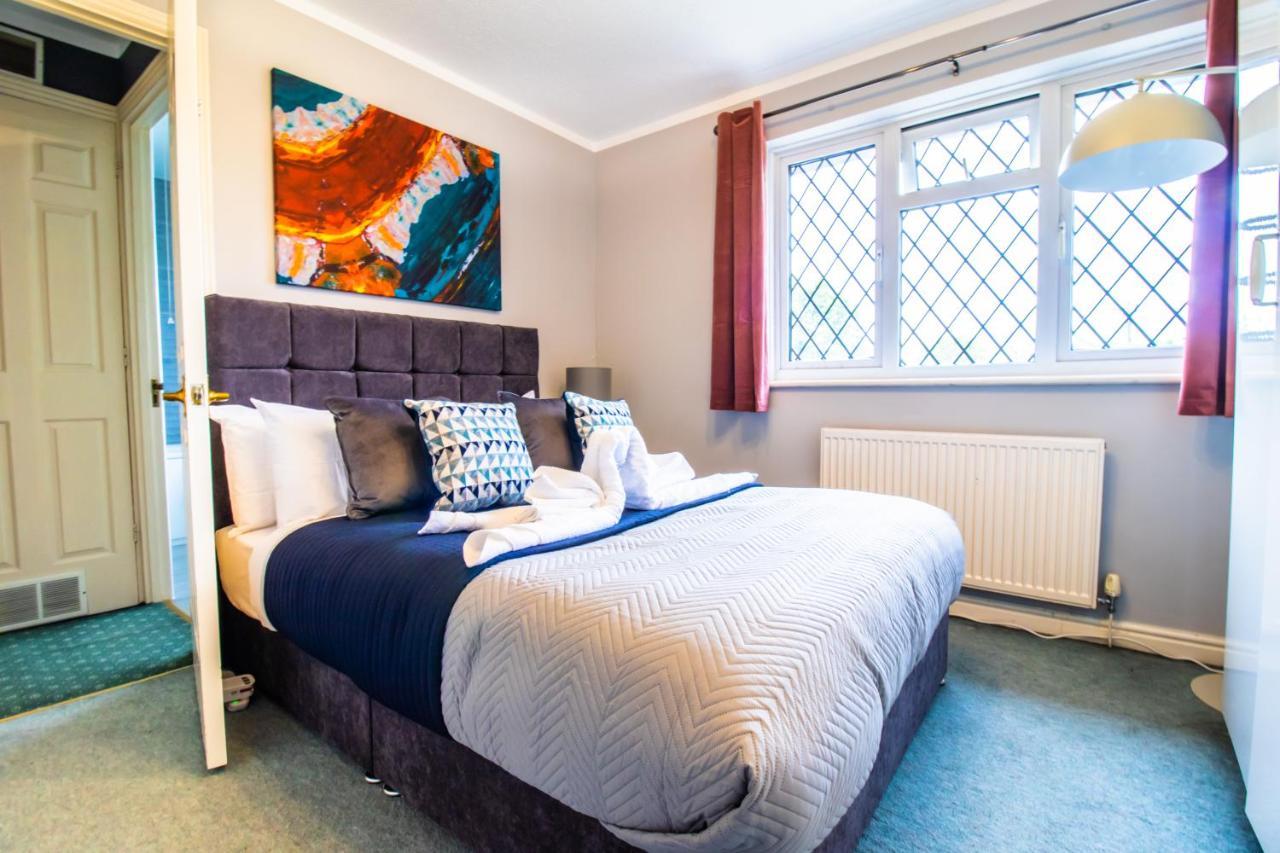 Amazing Modern 3 Bedroom W Parking And Wifi