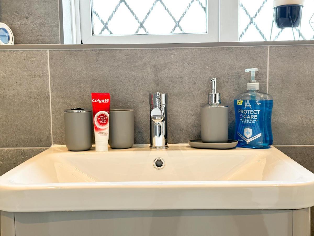 Amazing Modern 3 Bedroom W Parking And Wifi * Bristol