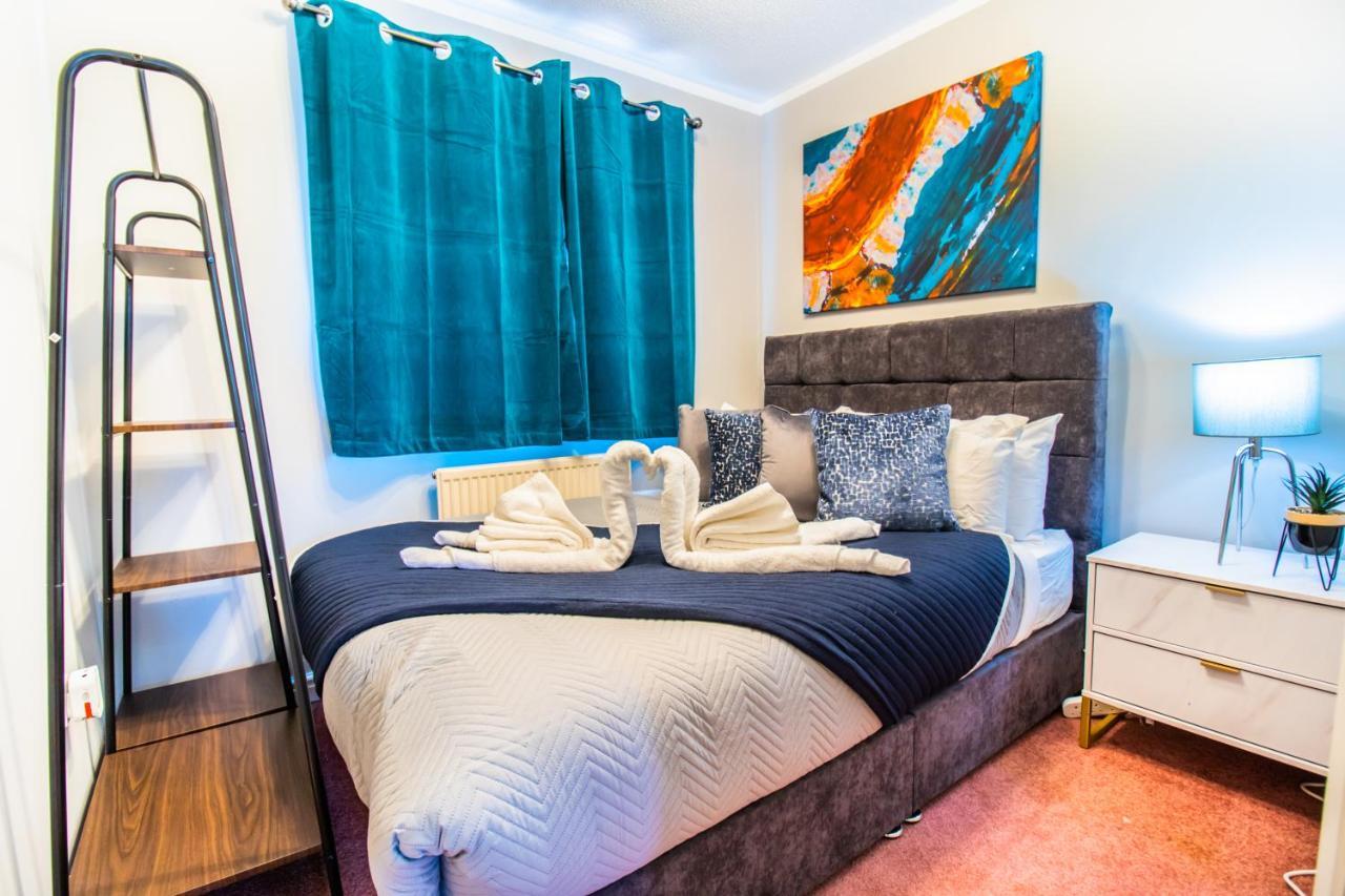 Amazing Modern 3 Bedroom W Parking And Wifi