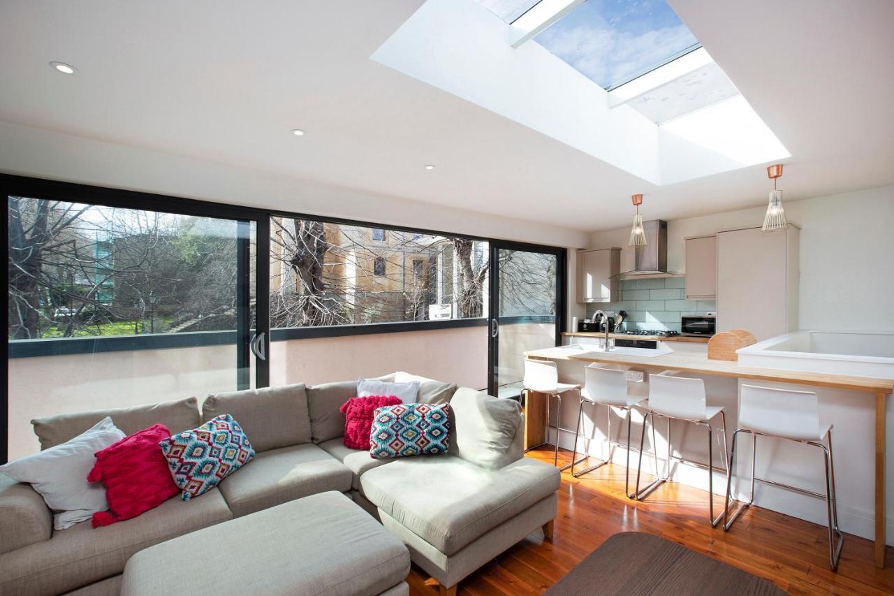 Apartment Large Family, Centre Coach House