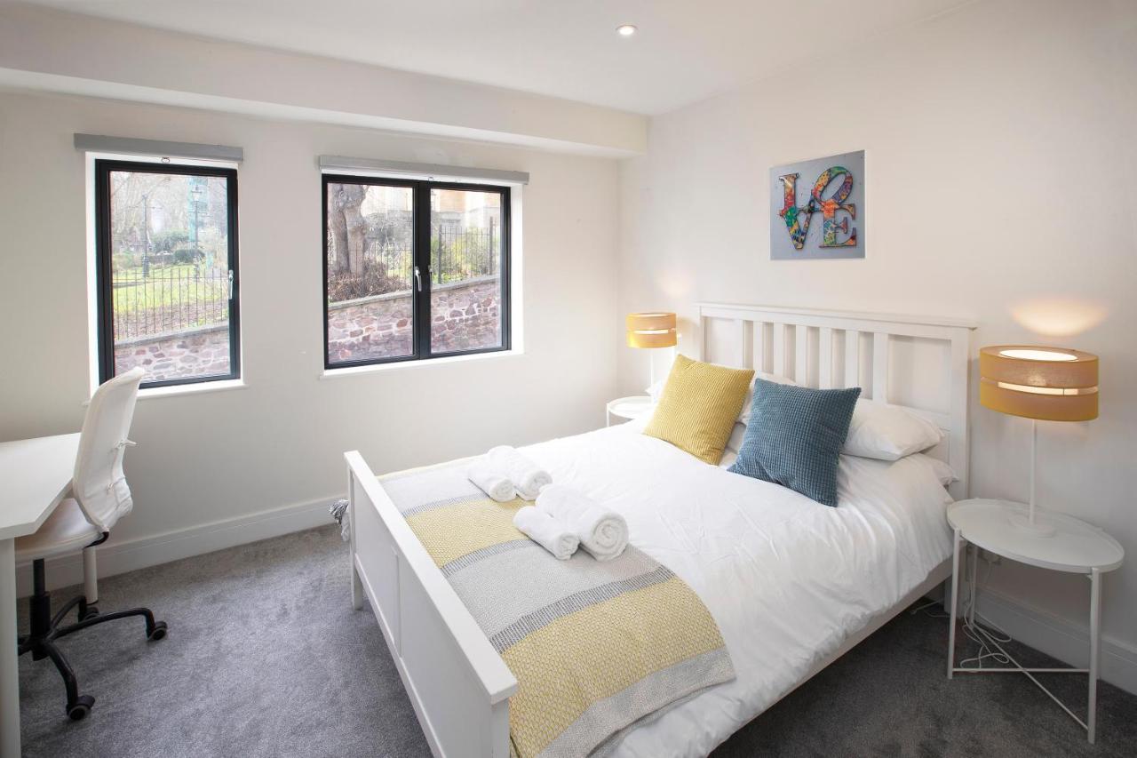 Large Family, Centre Coach House *