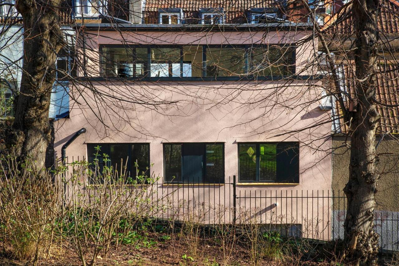 Large Family, Centre Coach House Bristol