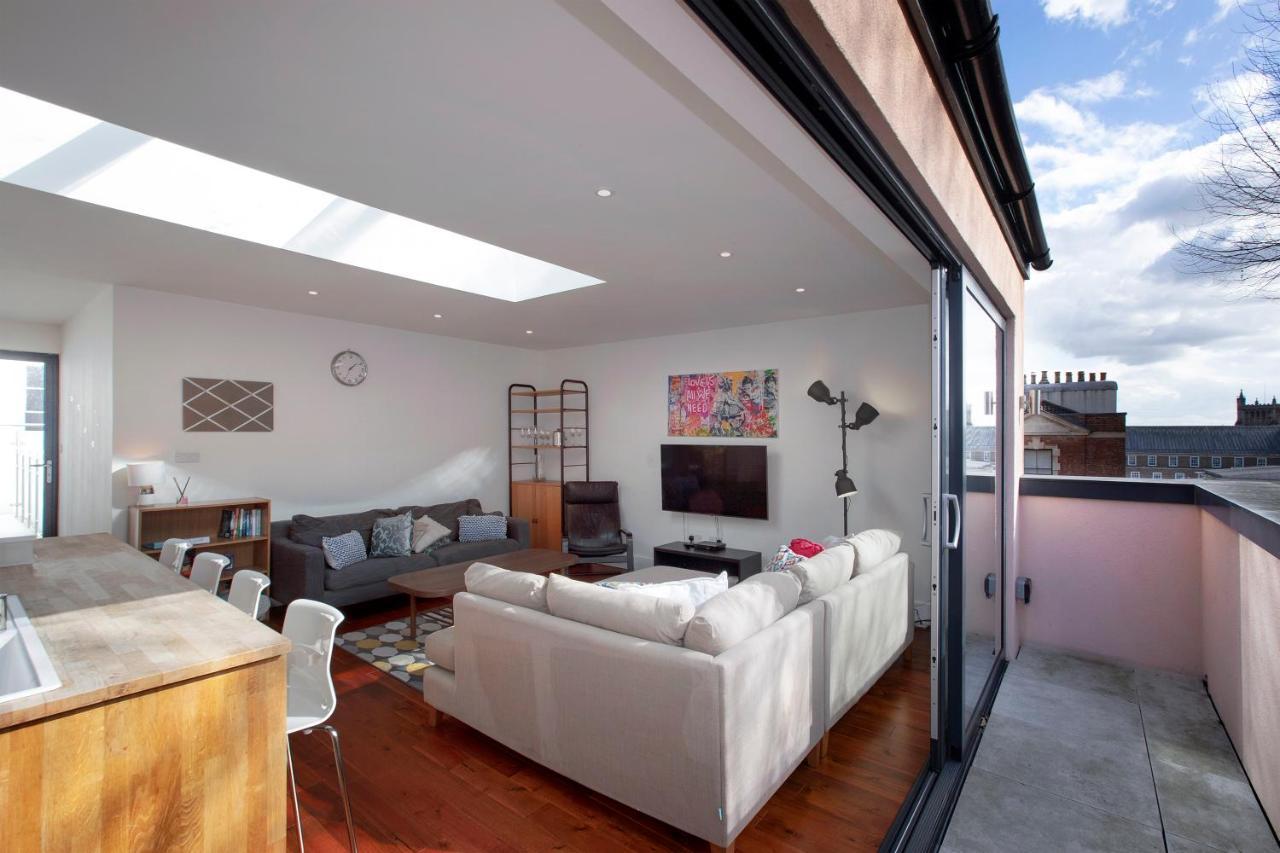 Large Family, Centre Coach House Apartment Bristol
