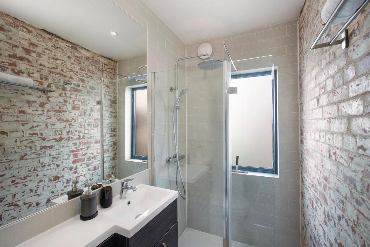 Large Family, Centre Coach House Apartment *