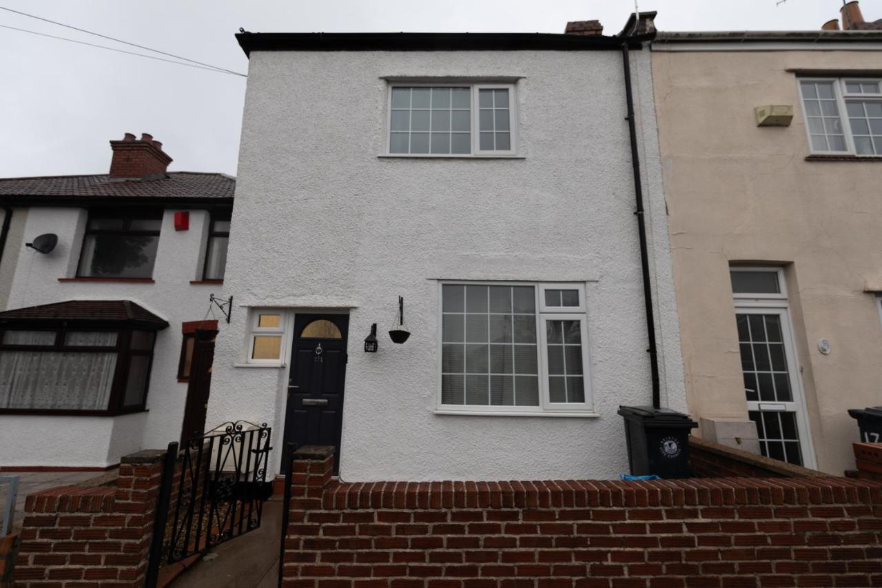 Holiday home 3 Bedroom And Garden In North