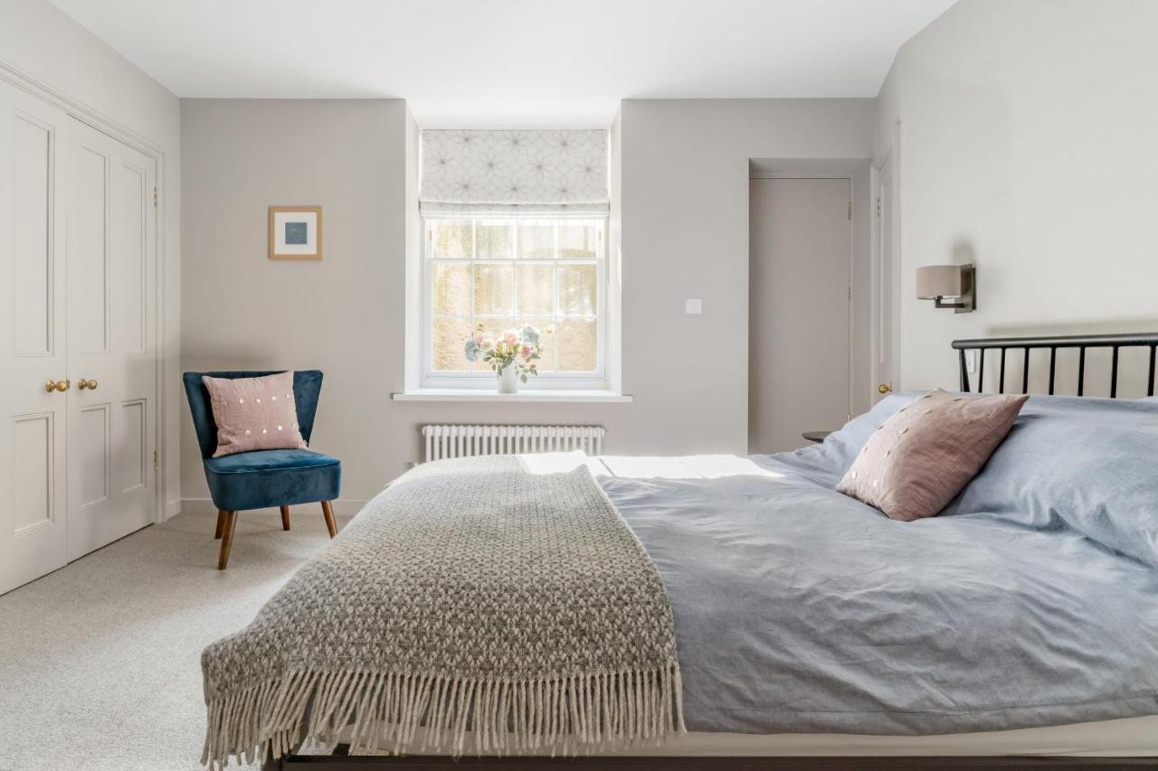 Berkeley Square Apartment