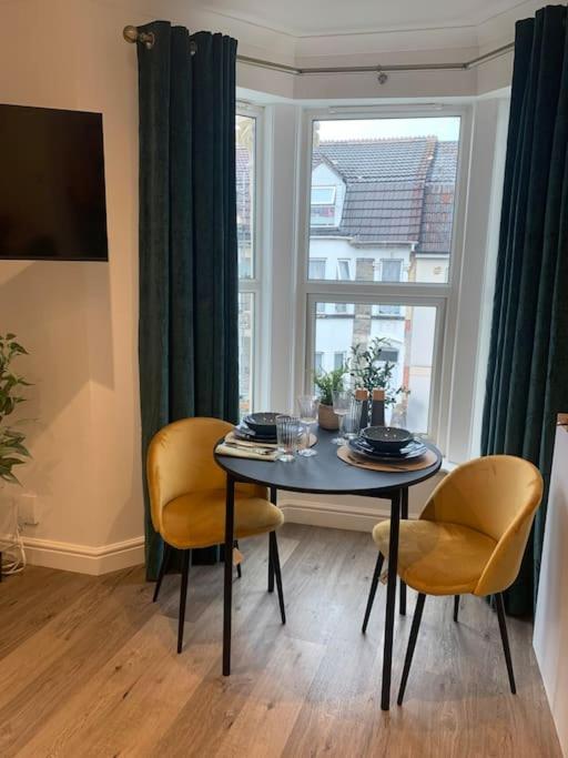 Apartment Alto - Lovely 2 Bedroom Serviced By Mint