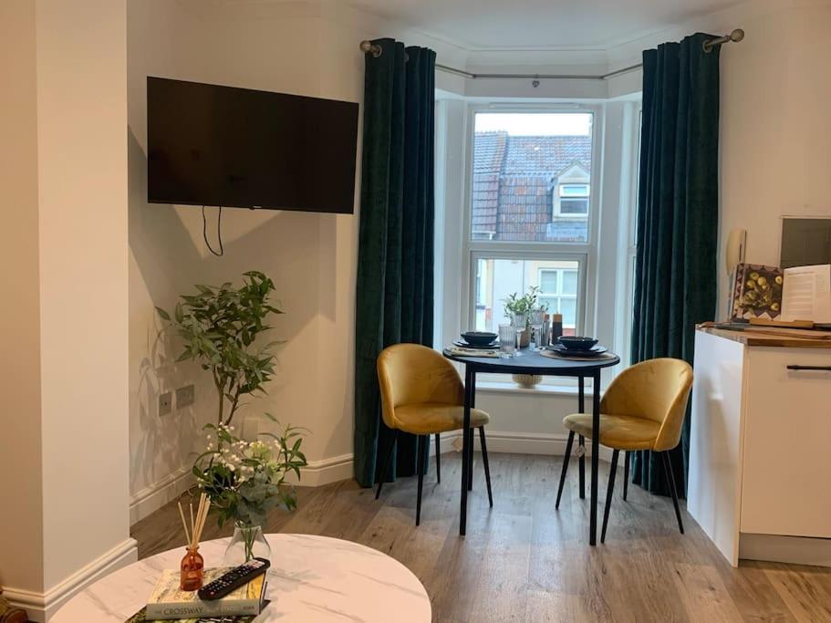 Alto - Lovely 2 Bedroom Serviced By Mint *
