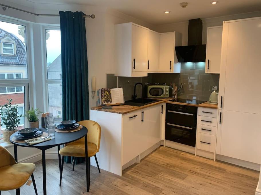 Alto - Lovely 2 Bedroom Serviced By Mint Apartment Bristol