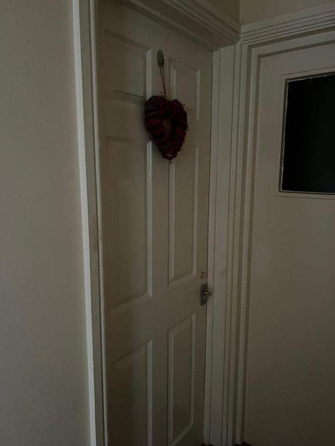 Shared House In Chakeshill Drive *