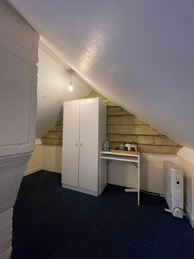 Shared House In Chakeshill Drive Guest house