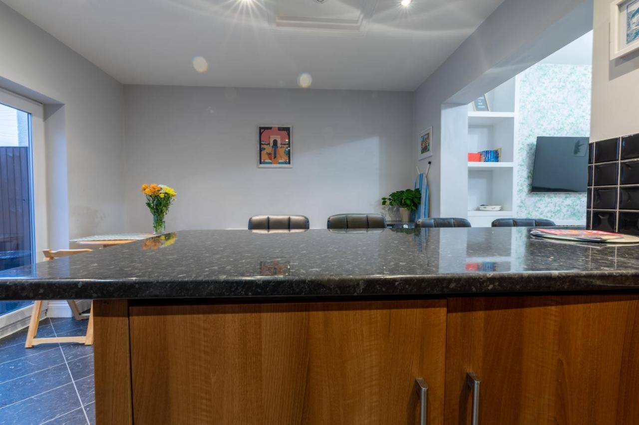 3 Bedroom And Garden In North Holiday home *