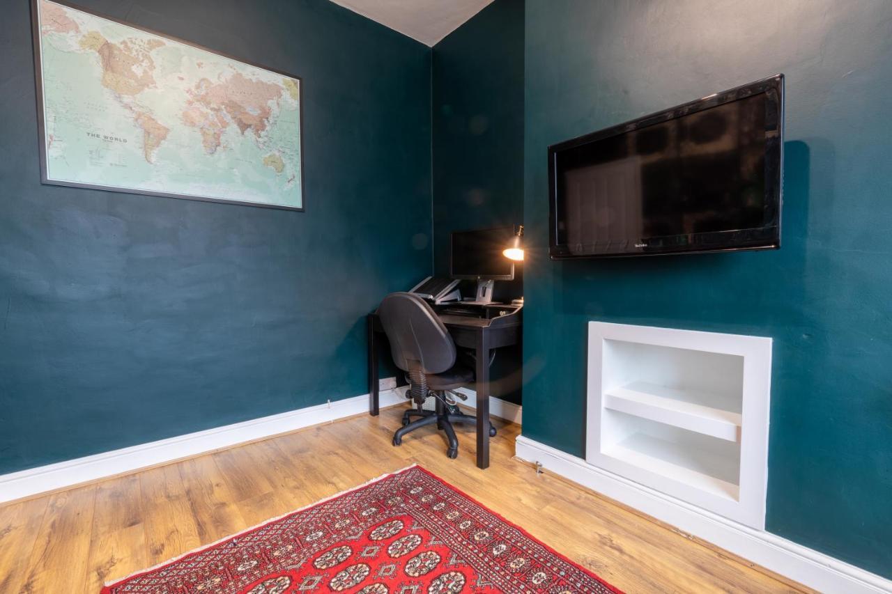3 Bedroom And Garden In North Holiday home *