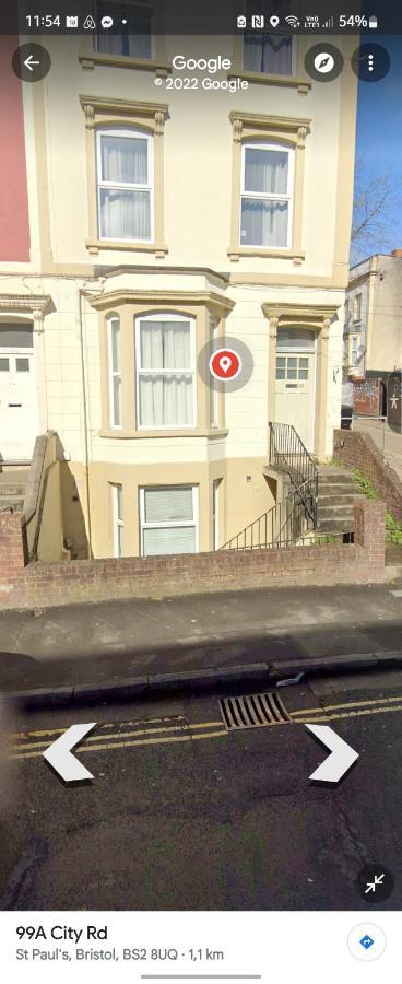 & Cosy In The Heart Of Stokes Croft Apartment *