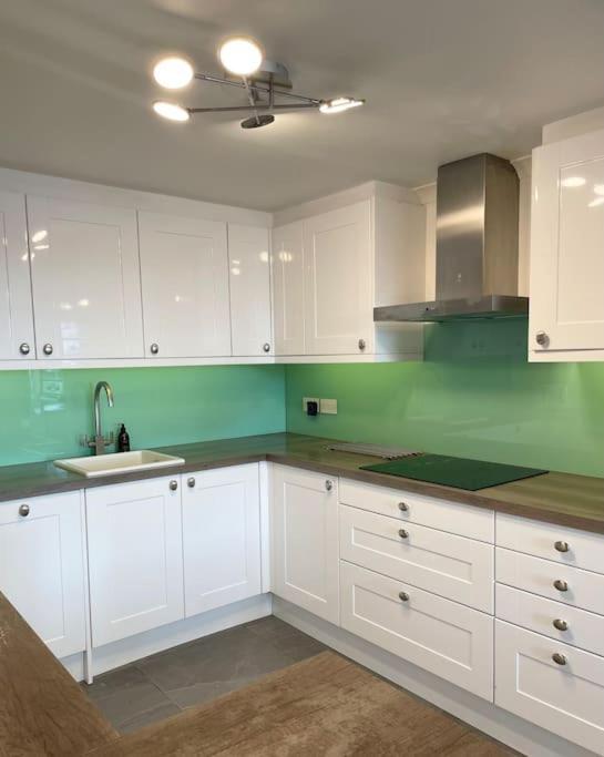 Townhouse With Harbour Views. Sleeps 7