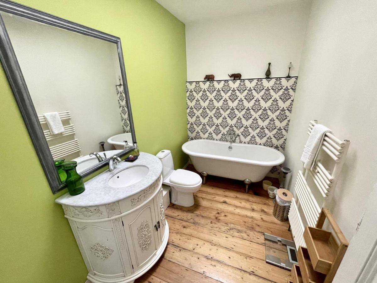 Holiday home Colourful 3bd With Garden In Southville