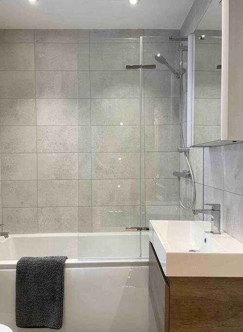 Townhouse With Harbour Views. Sleeps 7 Holiday home Bristol