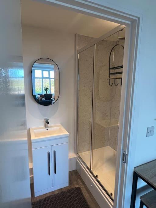 Apartment Abbotsbury 1 Bed Opposite Uwe Free Parking