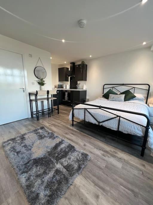 Abbotsbury 1 Bed Opposite Uwe Free Parking Apartment *