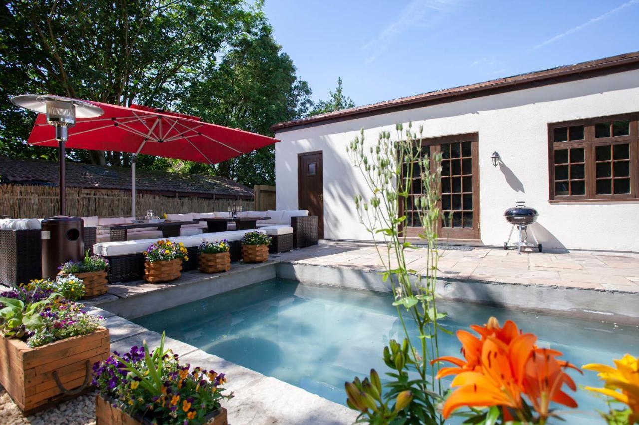 Villa La Olli -natural Pool & Hot Tub Bristol