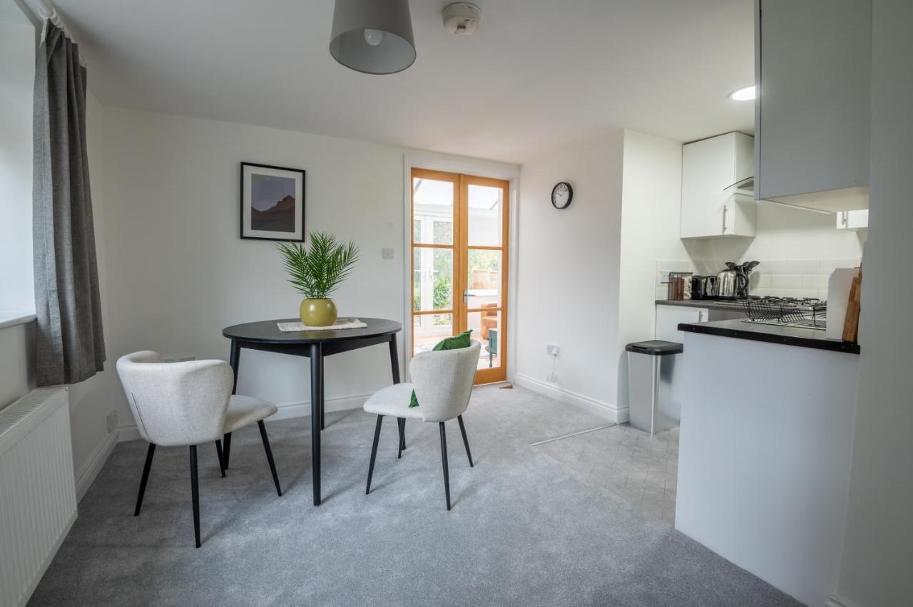 Apartment Short Stays - Amazing Redland Flat! Free Parking *