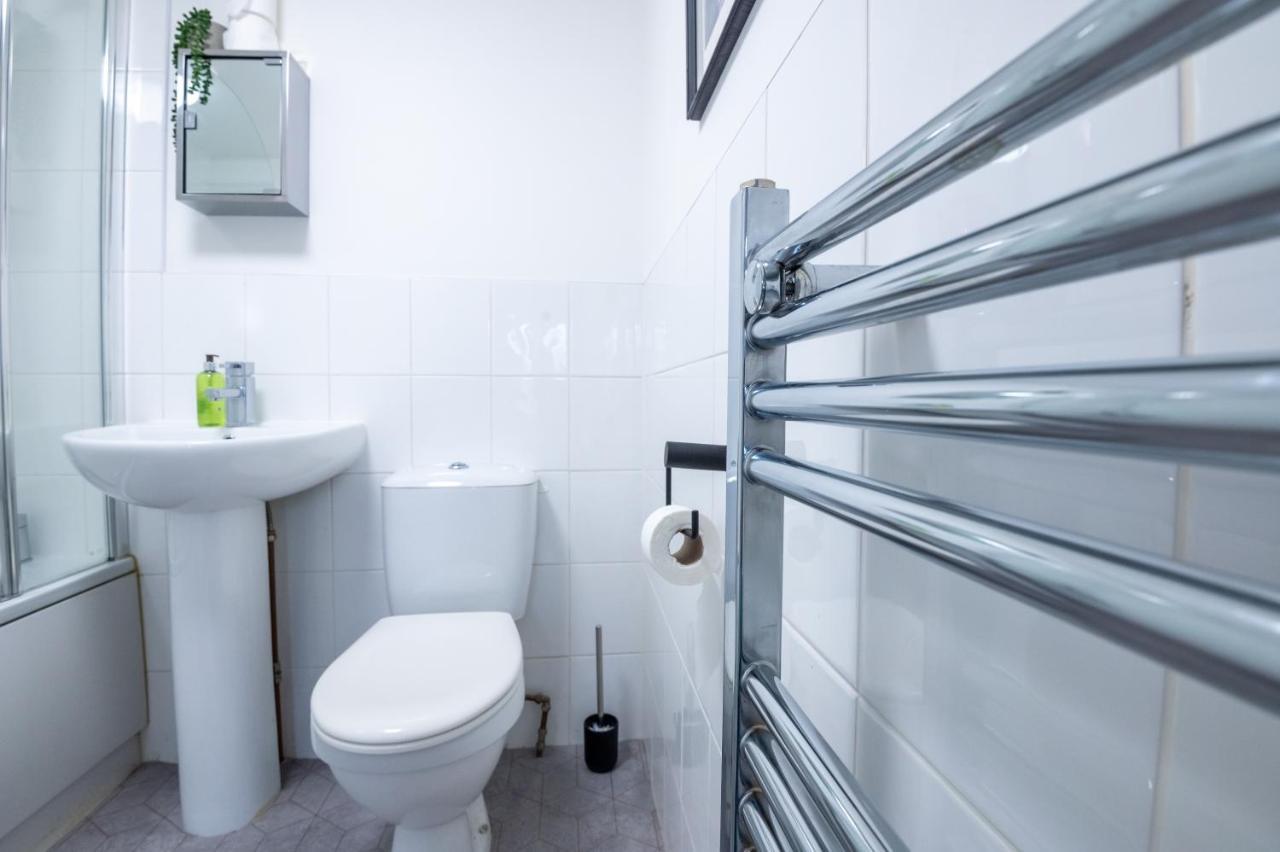 Short Stays - Amazing Redland Flat! Free Parking Apartment