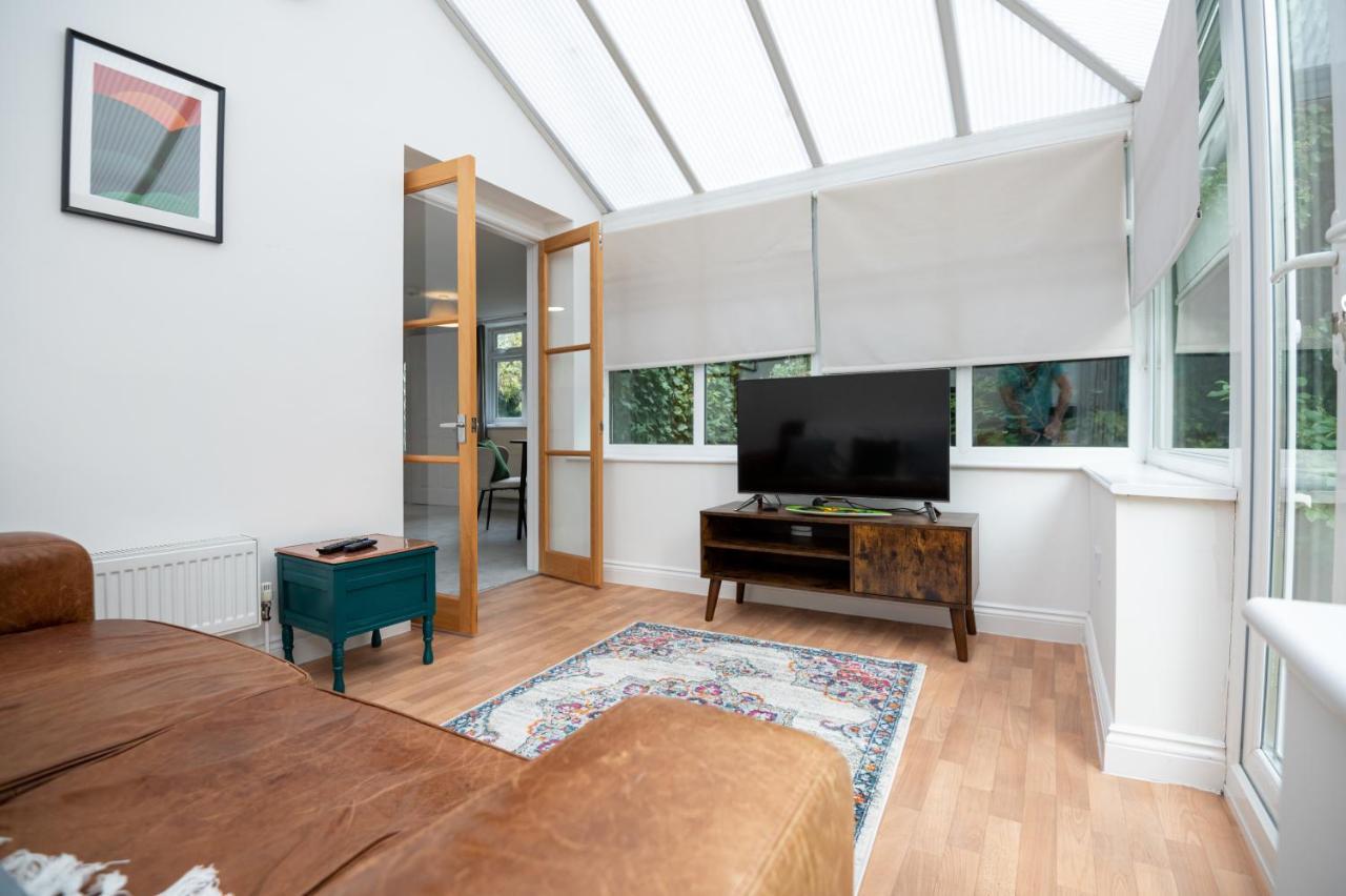 Apartment Short Stays - Amazing Redland Flat! Free Parking *