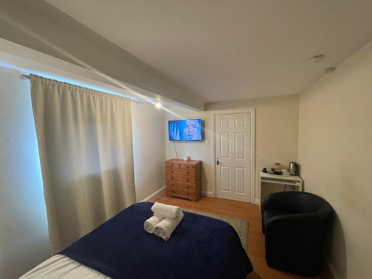 Shared House In Chakeshill Drive * Bristol