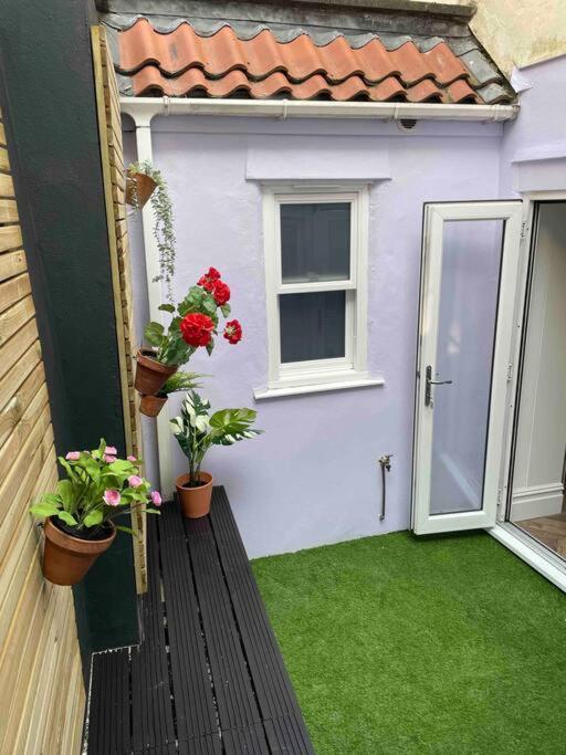 Townhouse With Harbour Views. Sleeps 7 Holiday home Bristol