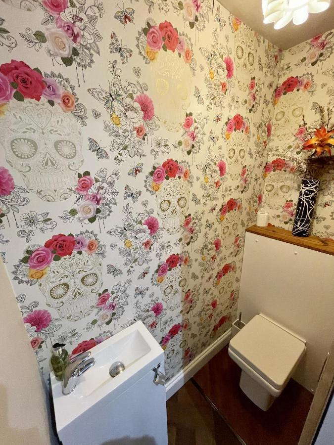 Colourful 3bd With Garden In Southville