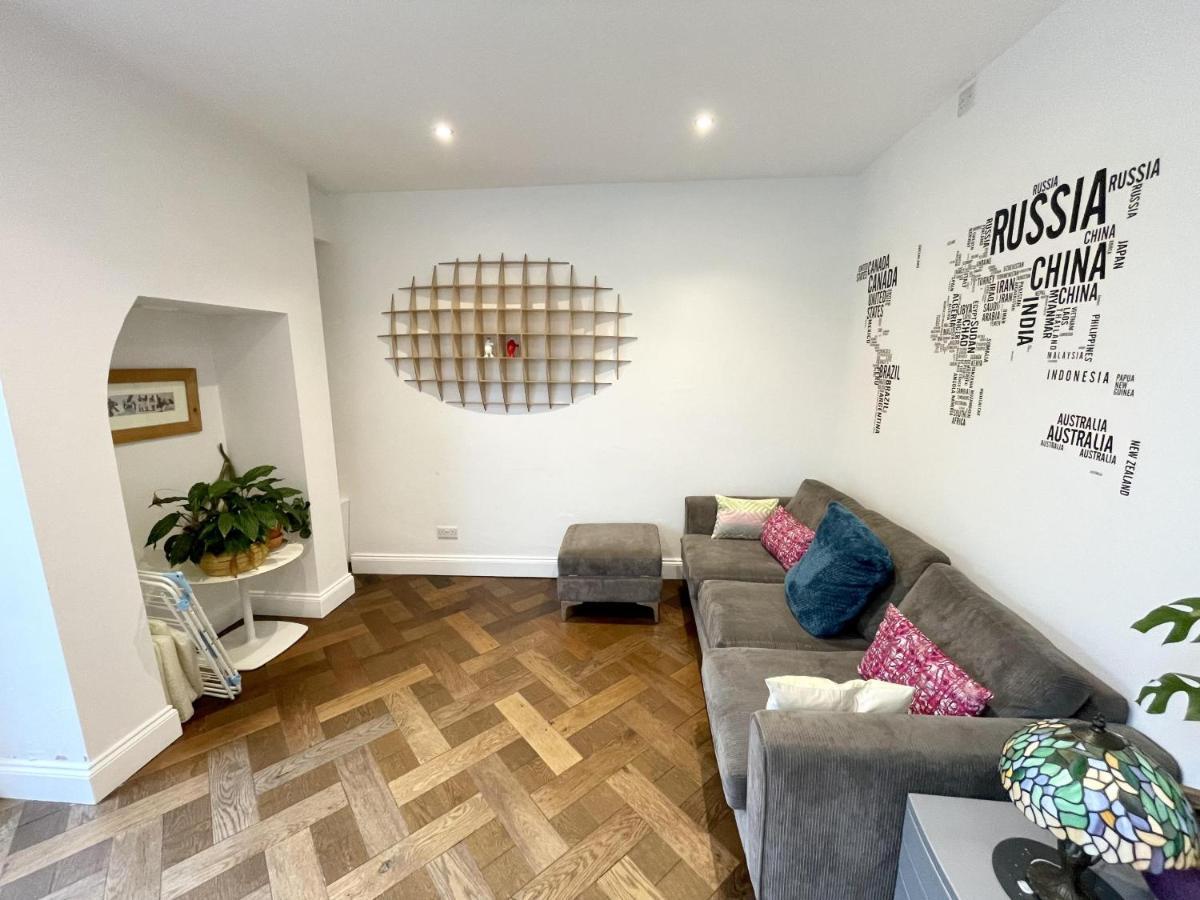 Colourful 3bd With Garden In Southville Holiday home Bristol