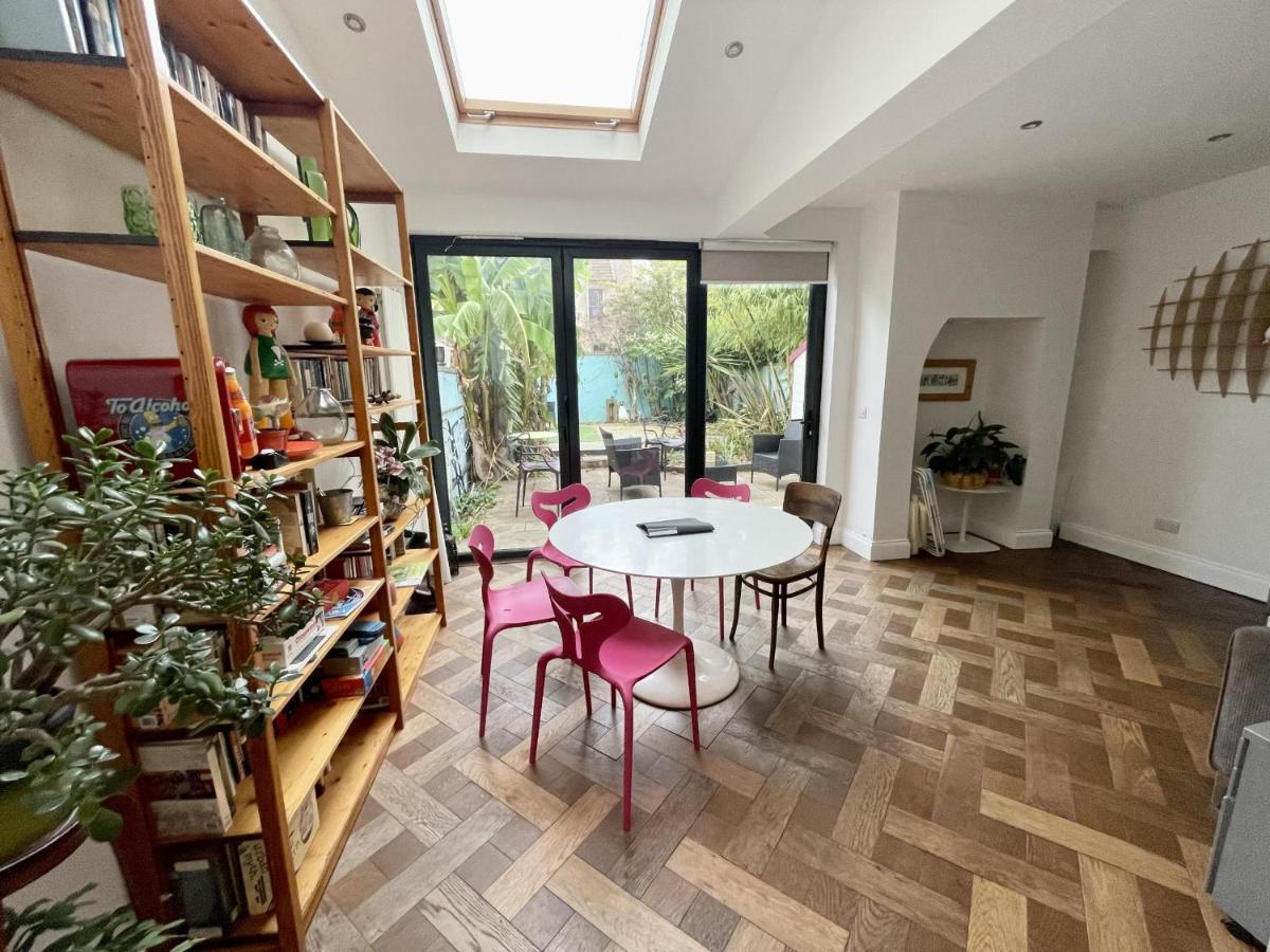 Holiday home Colourful 3bd With Garden In Southville