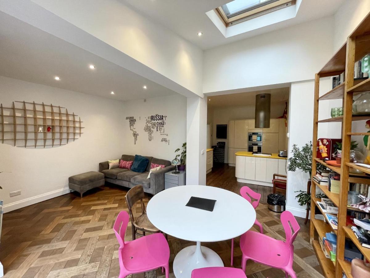 Holiday home Colourful 3bd With Garden In Southville *