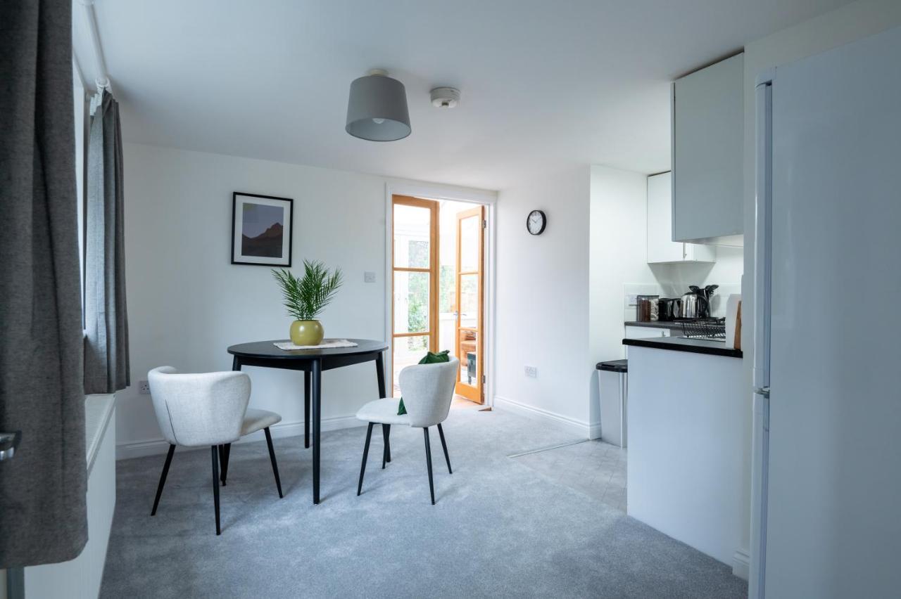 Apartment Short Stays - Amazing Redland Flat! Free Parking