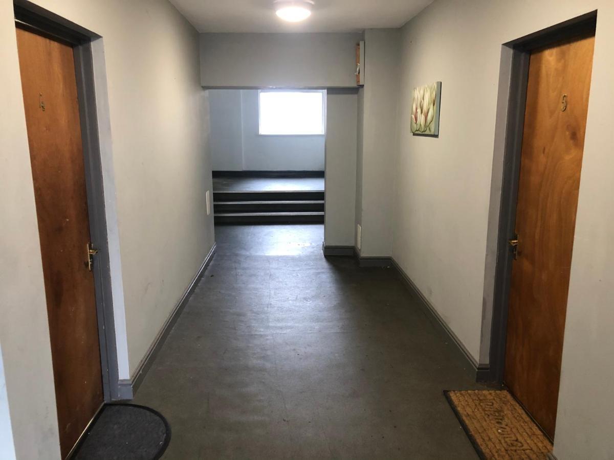 2 Bedroom Flat In Kingswood Bristol
