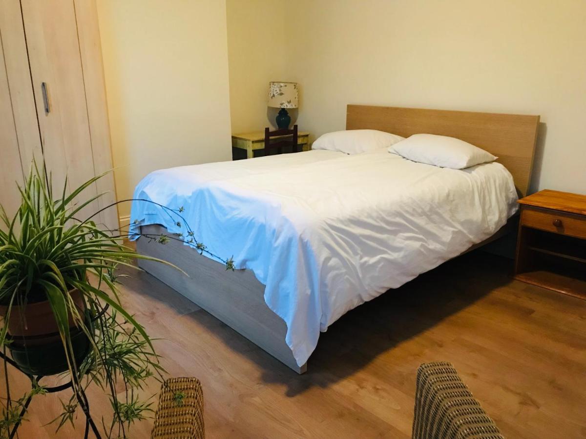 Nice In A Private House! Bristol