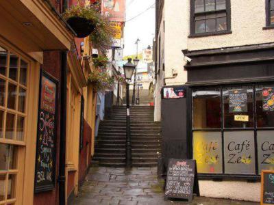 Quirky And Cool Christmas Steps 2 Bed *