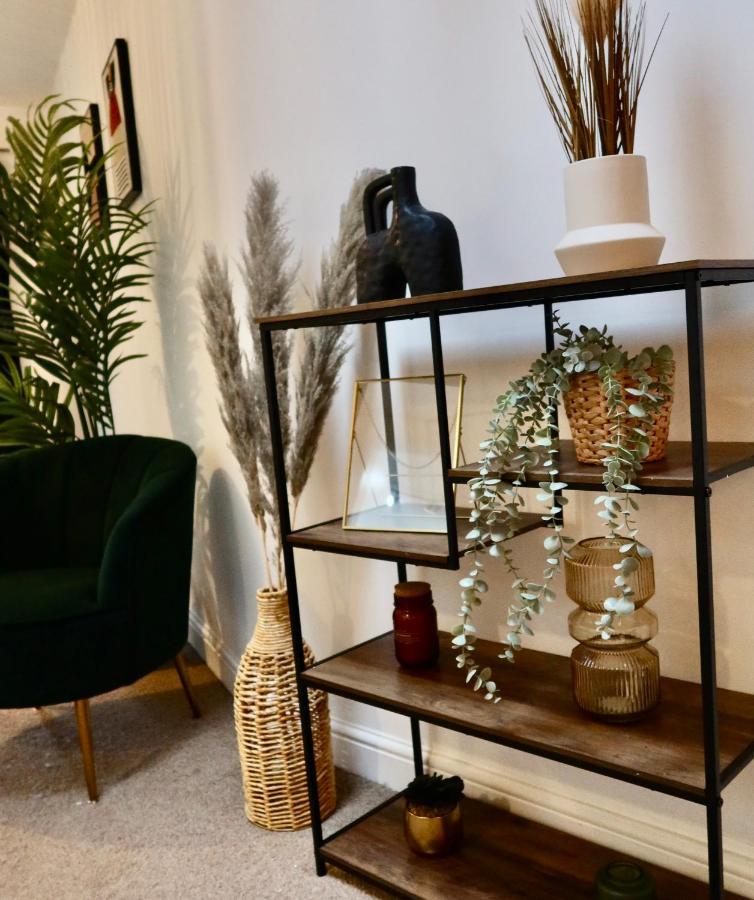 Hampton House - Sleeps 7 - Free Parking And Wifi