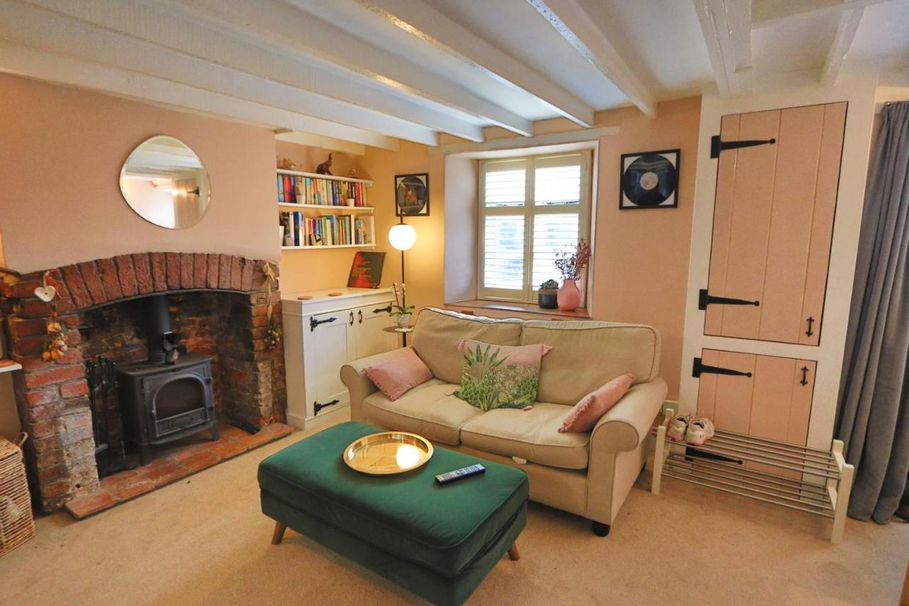 Lovely In Fantastic Long Ashton Area *